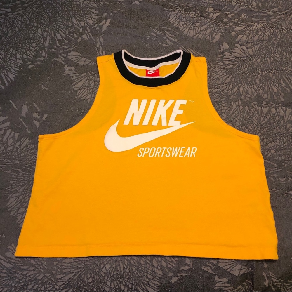 Nike Sportswear Crop Top